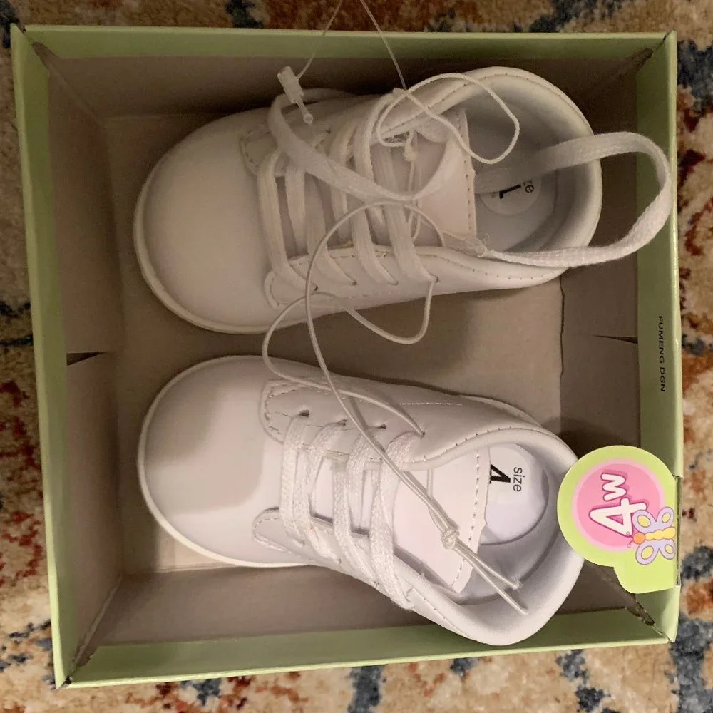NEW TEENY TOES BABY WHITE WALKING SHOES SIZE 4W